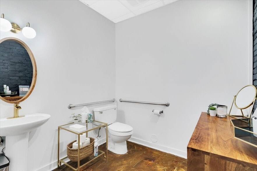 More Photos Of 205 N Laurens St, Greenville Loft Creative Space For Lease
