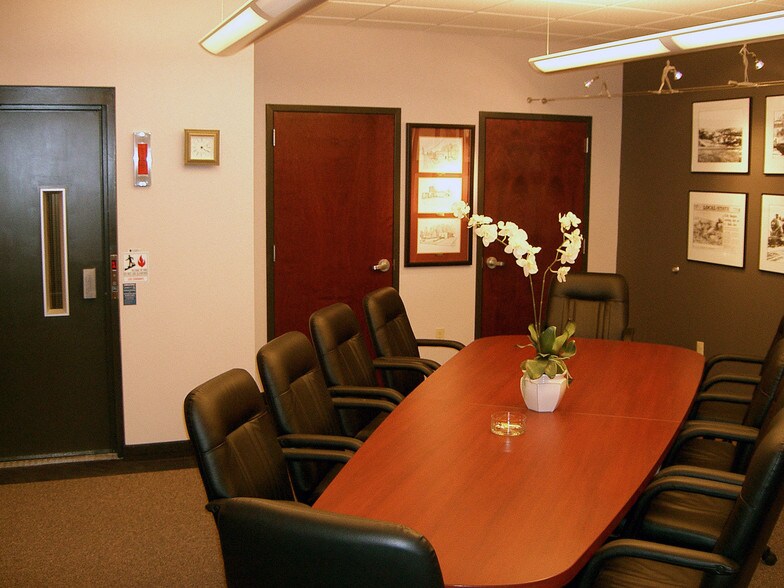 More Photos Of 805 W Canal St, Easton Warehouse For Lease