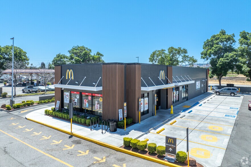 More Photos Of 171-185 Branham Ln, San Jose Unknown For Lease