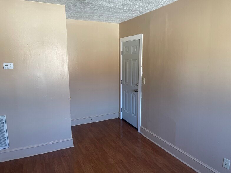 More Photos Of 201 S Main St, Gretna Apartments For Sale