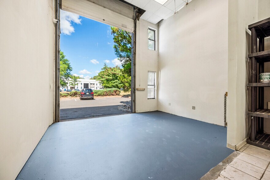 More Photos Of 5 Ilene Ct, Hillsborough Unknown For Lease