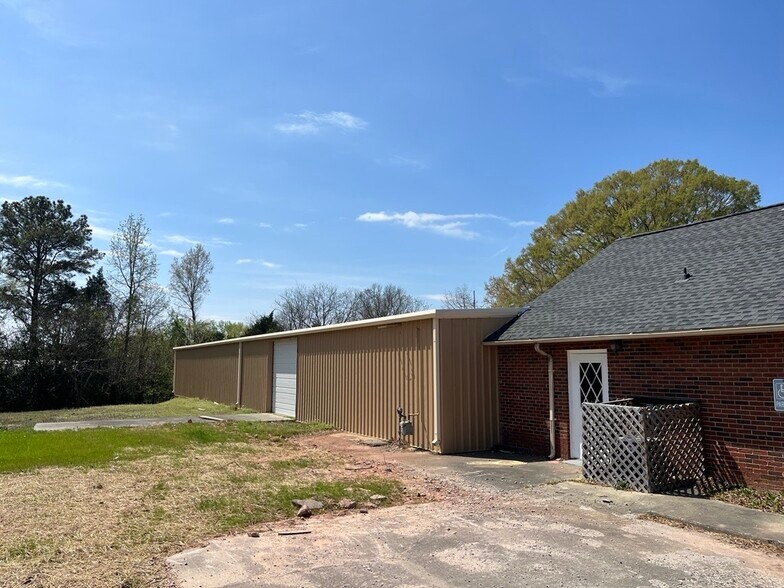 More Photos Of 914 White St E, Rock Hill Service For Lease