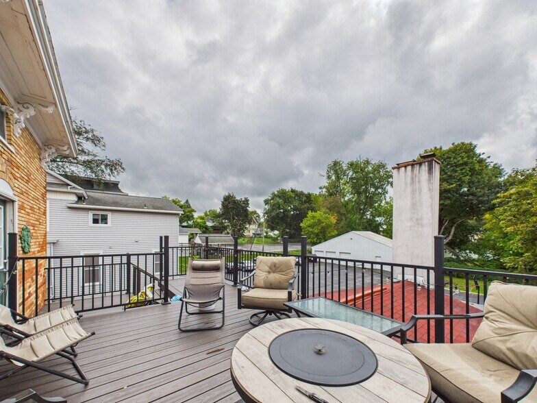 More Photos Of 40 E Genesee St, Auburn Storefront Retail Residential For Lease