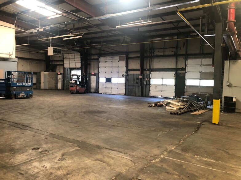 More Photos Of 55 Woodruff St, Walden Distribution For Lease