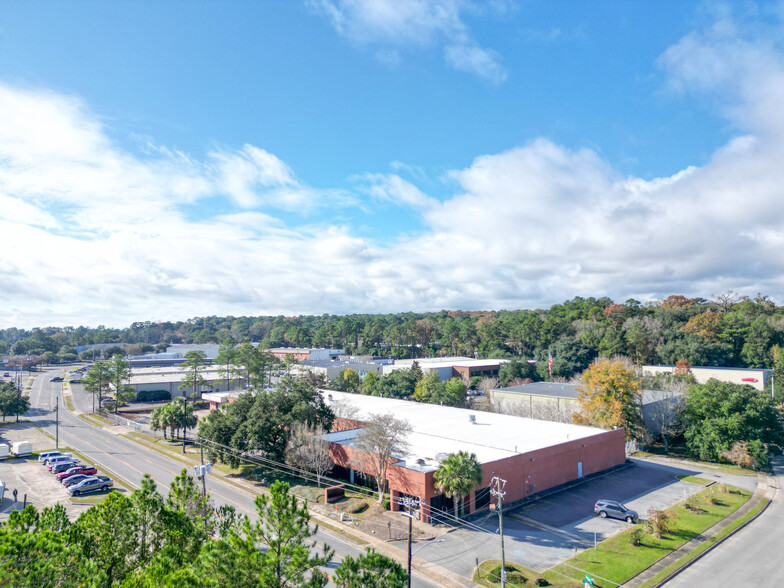 Primary Photo Of 840 Lakeside Dr, Mobile Warehouse For Lease