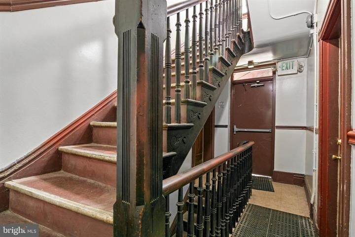 More Photos Of 2112 Fleet St, Baltimore Bar For Sale