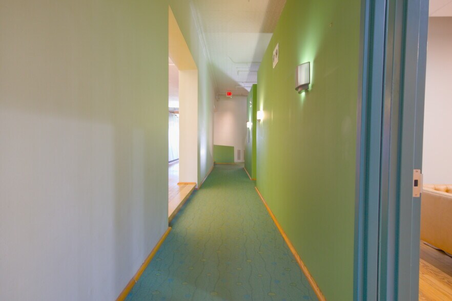 More Photos Of 23 W Broad St, Richmond Office For Sale