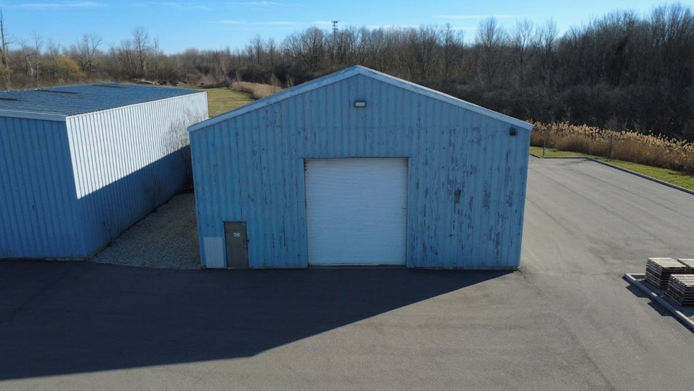 More Photos Of 4522 Wetzel Rd, Liverpool Manufacturing For Lease