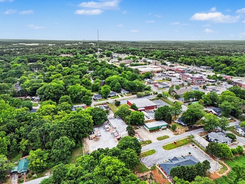 More Photos Of 8493 Campbellton St, Douglasville Office For Sale