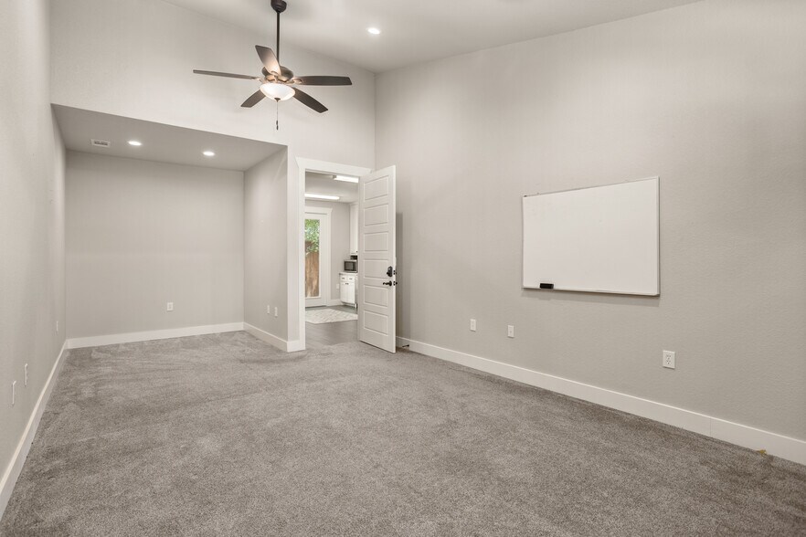 More Photos Of 303 E Broad St, Mansfield Office For Lease