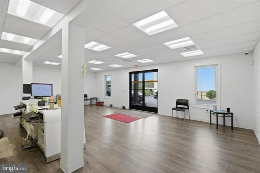More Photos Of 23 S Colonial Dr, Hagerstown Office For Sale