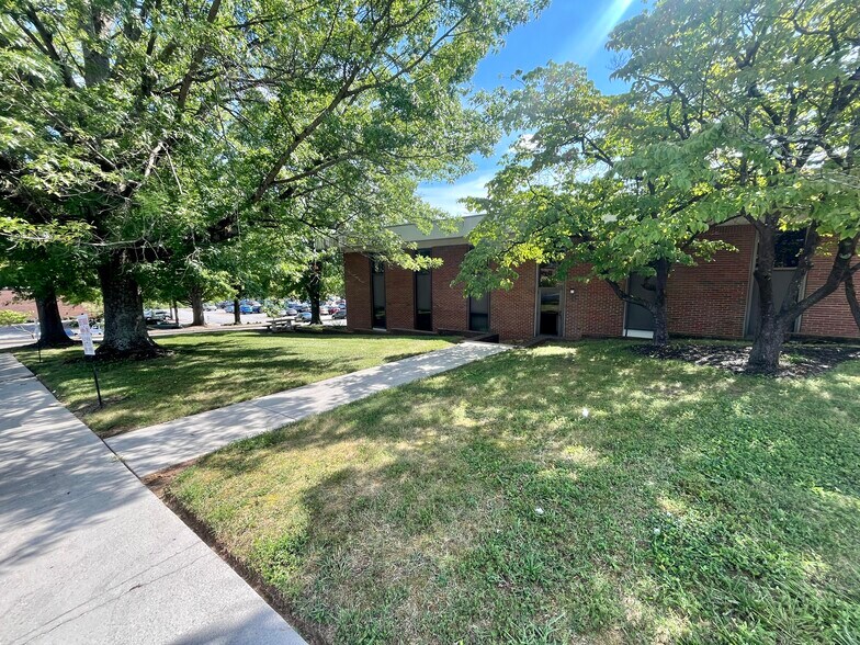 More Photos Of 2400 Sutherland Ave, Knoxville Office For Lease