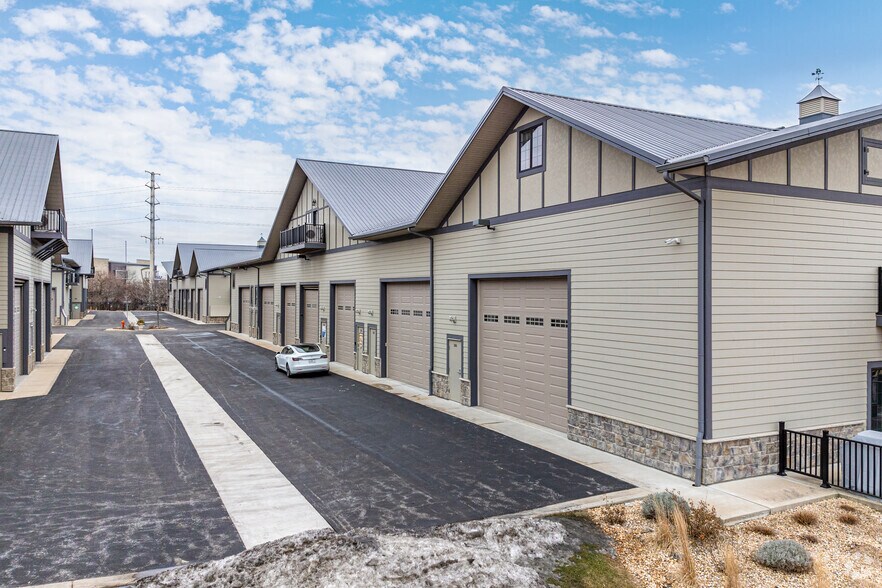 Primary Photo Of 2220 Ferry Rd, Naperville Showroom For Sale