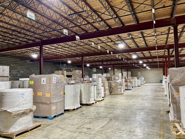 More Photos Of 729 Chapman Ave, Neenah Warehouse For Sale