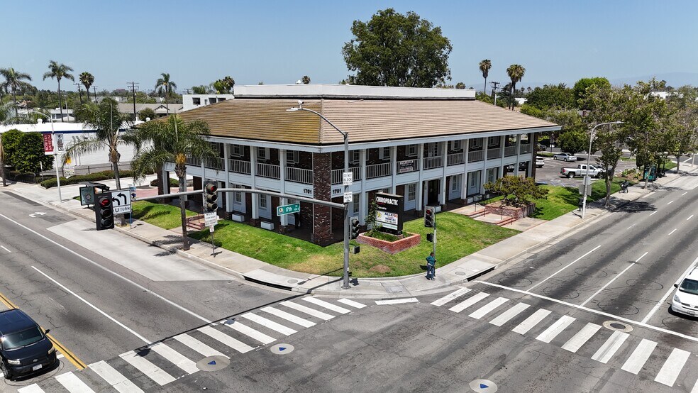 More Photos Of 1701 N Main St, Santa Ana Office For Sale