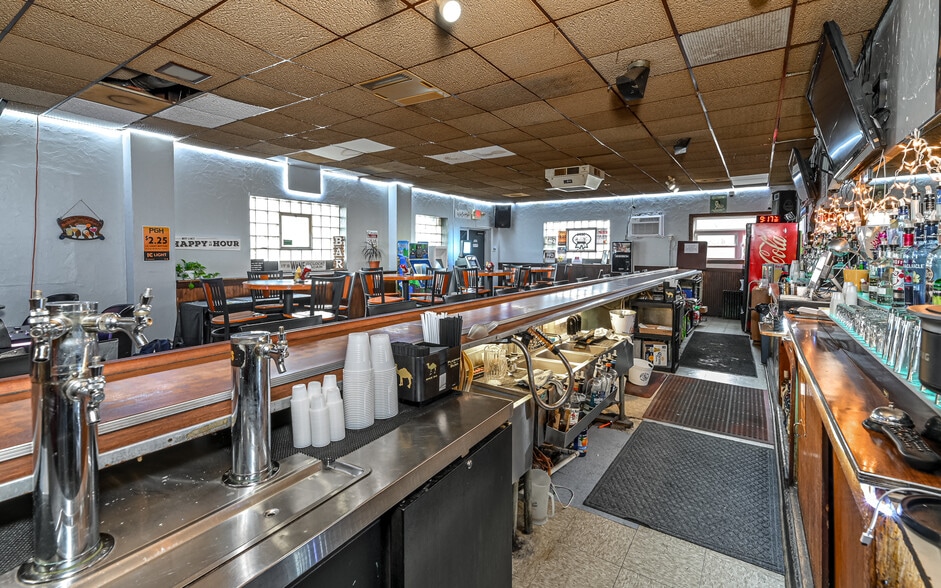 More Photos Of 1435 Freeport Rd, Cheswick General Retail For Sale