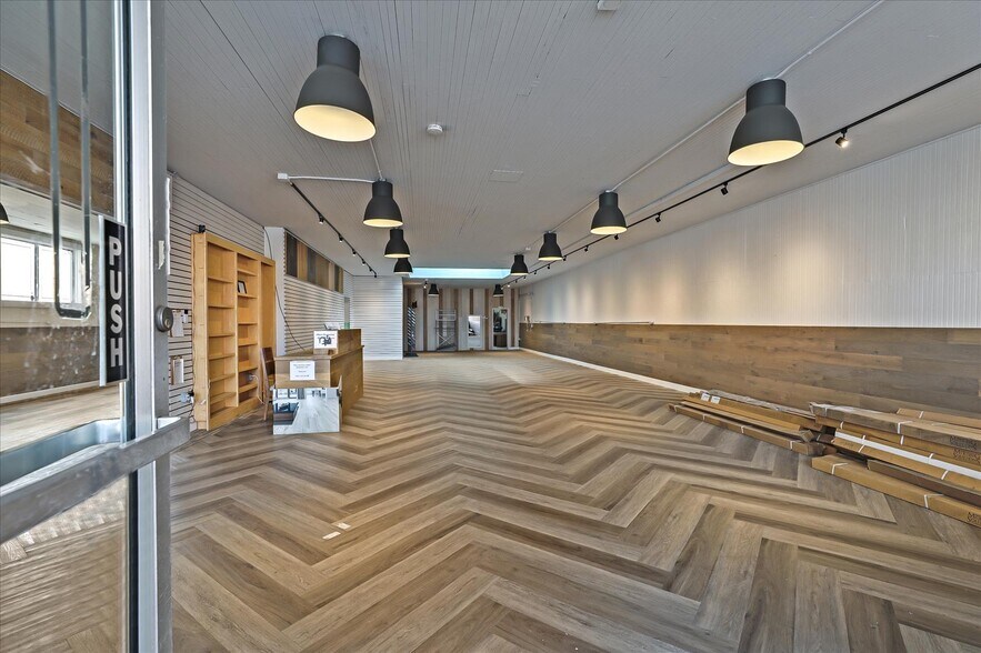 More Photos Of 14 E Lake Ave, Watsonville Storefront For Lease