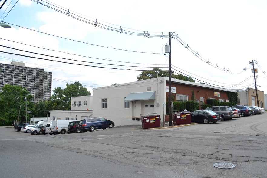 Primary Photo Of 400 E Edsall Blvd, Palisades Park Manufacturing For Lease