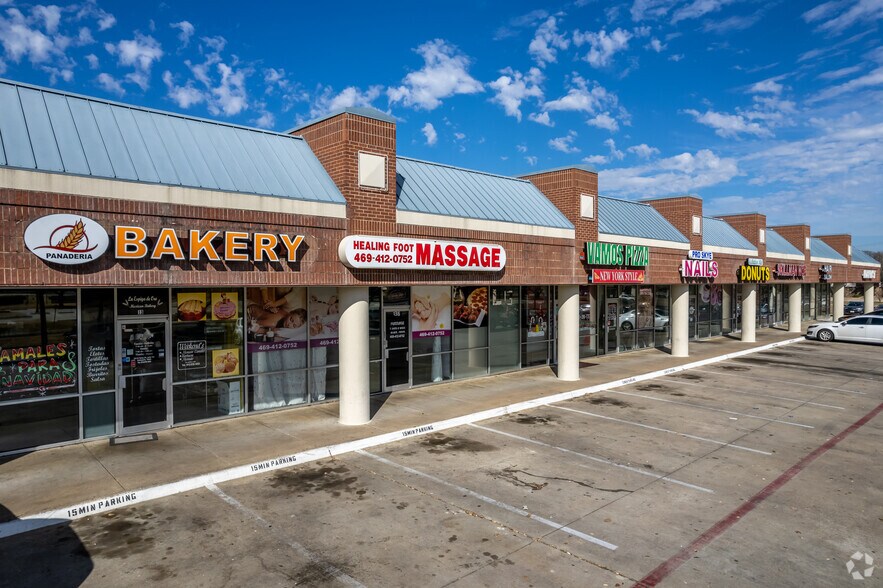 More Photos Of 565 W Oates Rd, Garland General Retail For Lease