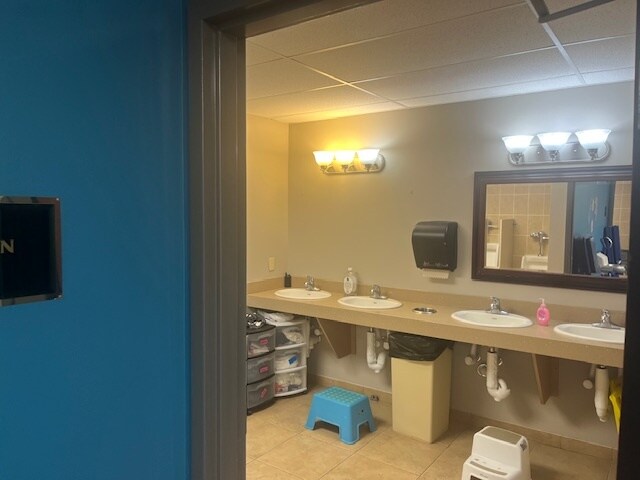 More Photos Of 6925 Parkdale Pl, Indianapolis Medical For Sale