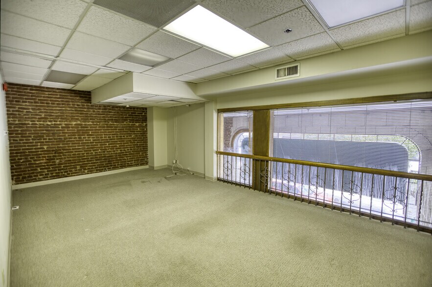 More Photos Of 911 E Colorado Blvd, Pasadena Office For Sale