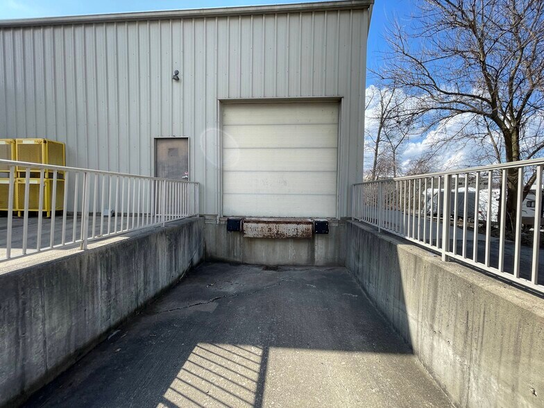 More Photos Of 4007 Bach Buxton Rd, Amelia Warehouse For Lease