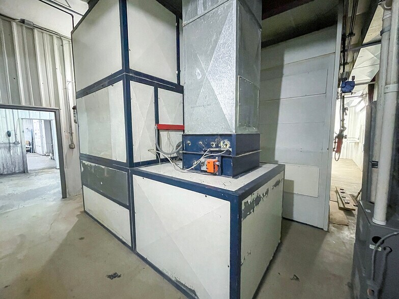 More Photos Of 459 Southgate Dr, Tomahawk Industrial For Sale