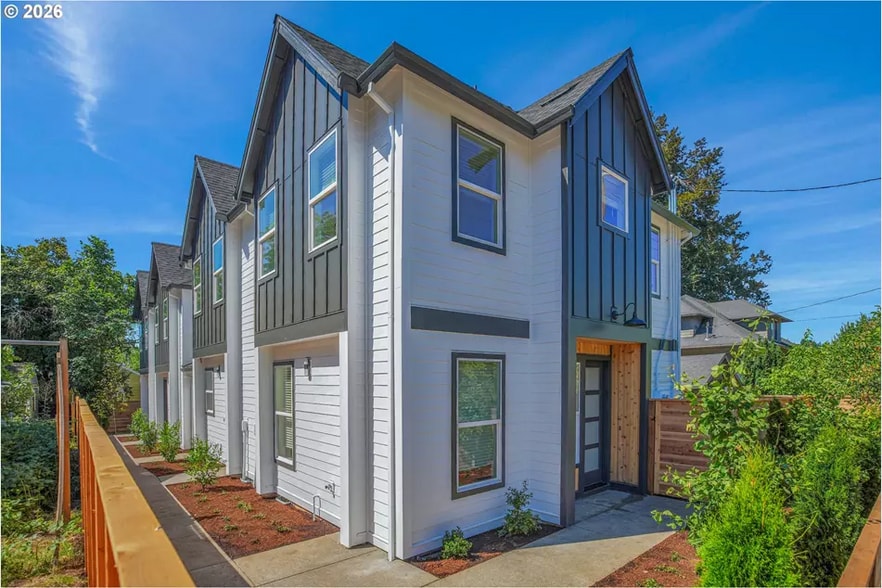 More Photos Of 8426 E Burnside St, Portland Apartments For Sale