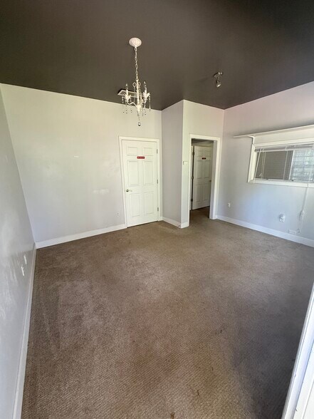 More Photos Of 8511 Bull Headley, Tallahassee Office For Lease