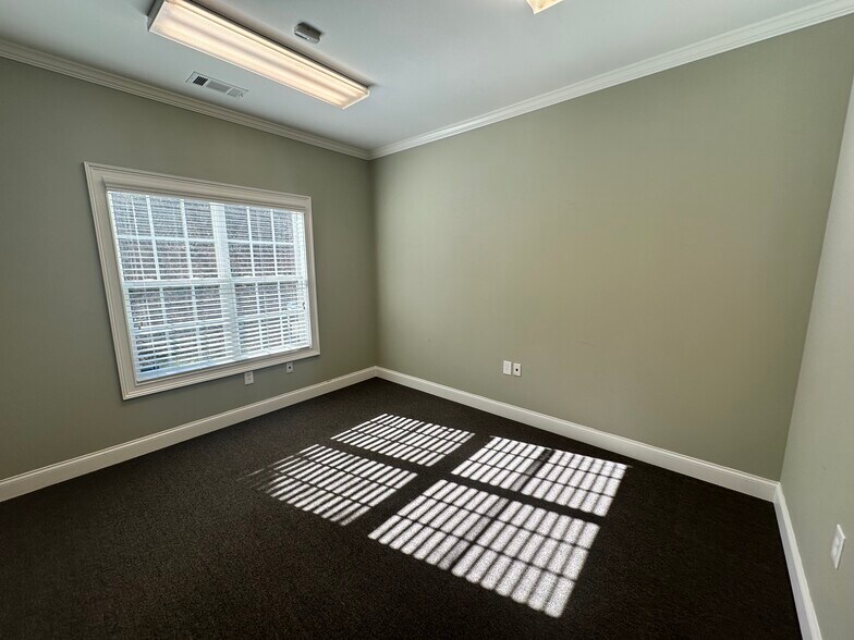 More Photos Of 110 Samaritan Dr, Cumming Medical For Sale