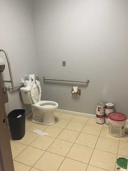 More Photos Of 230 Roosevelt Dr, Monroe Freestanding For Lease