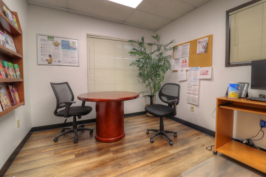 More Photos Of 2715 Oak St, Jacksonville Medical For Lease