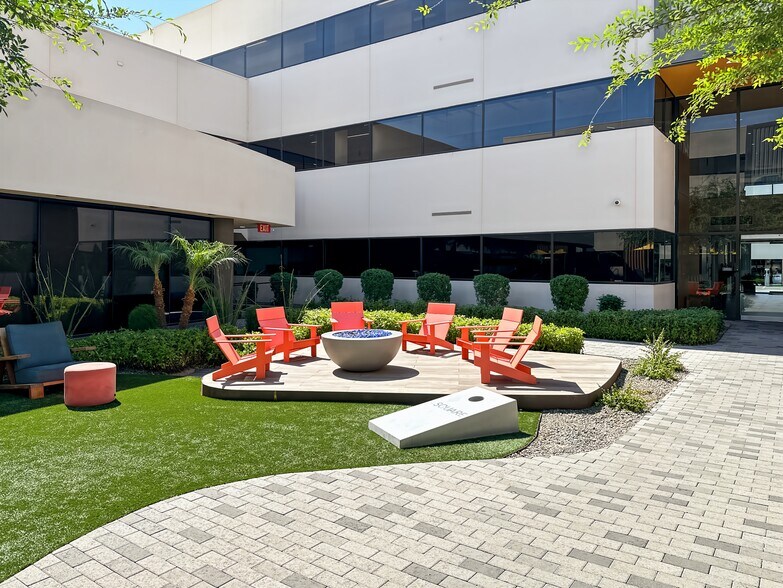 More Photos Of 6991 E Camelback Rd, Scottsdale Coworking Space