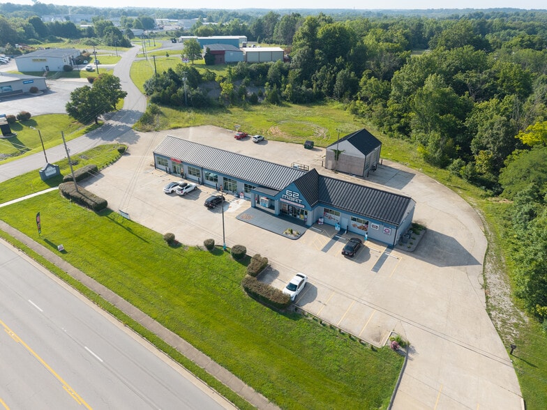 More Photos Of 201 Corporate Dr, Elizabethtown Freestanding For Lease
