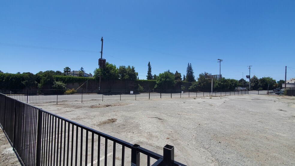 More Photos Of 1475 E Bayshore Rd, East Palo Alto Land For Lease