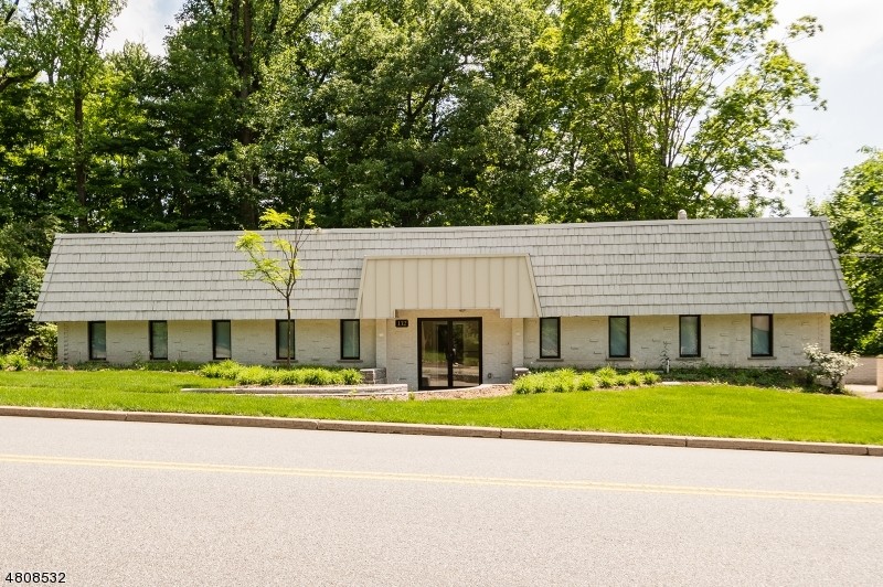 More Photos Of 132 W Greenbrook Rd, North Caldwell Office For Sale