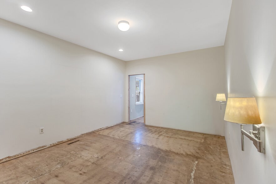 More Photos Of 226 Hawley Ave, Syracuse Freestanding For Sale