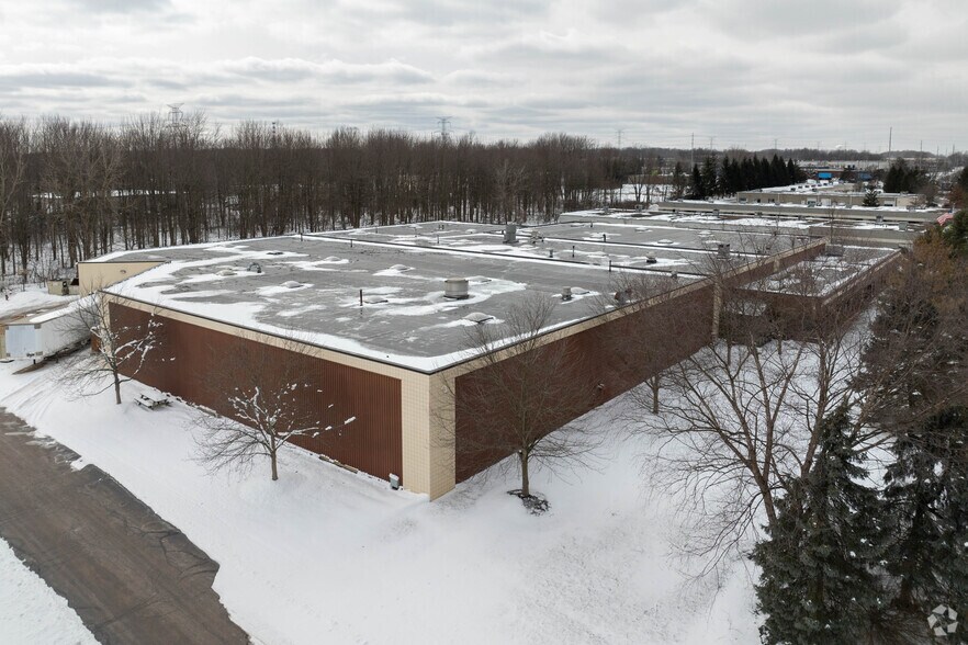 More Photos Of 2300 E Enterprise Pky, Twinsburg Warehouse For Lease