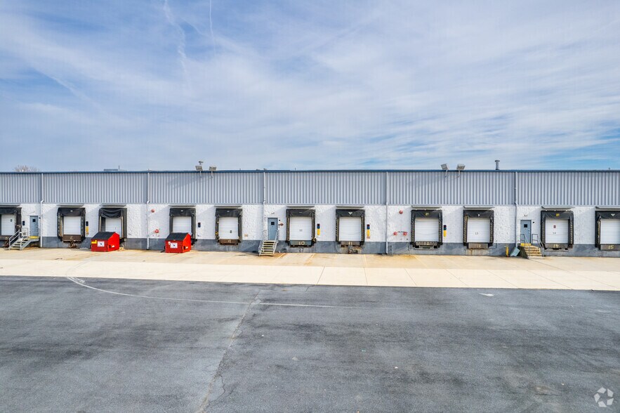 More Photos Of 6736 Tilghman St, Allentown Warehouse For Lease