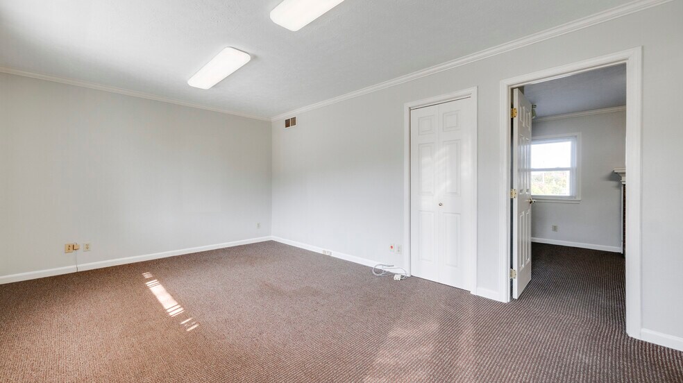 More Photos Of 315 N English Station Rd, Louisville Office For Lease
