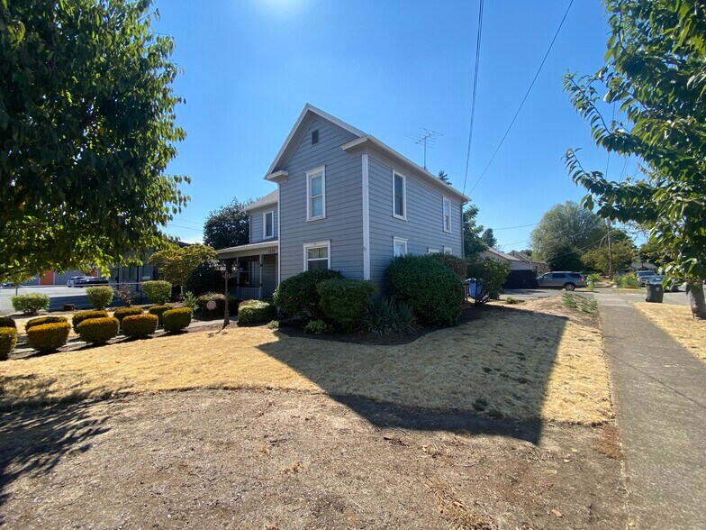 More Photos Of 1625 12th St SE, Salem Office Residential For Sale