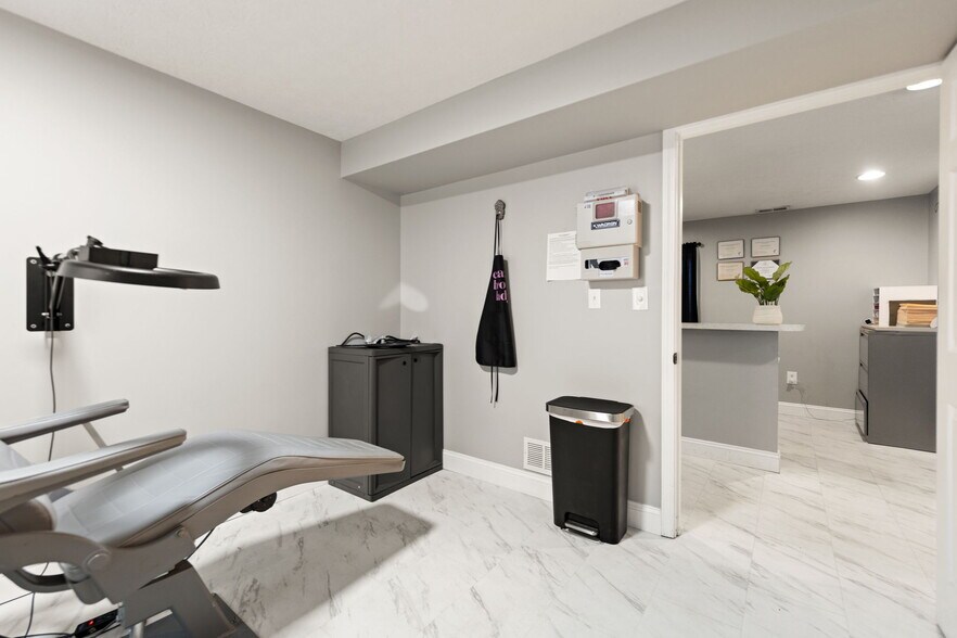 More Photos Of 4418 Main St, Clay City Flex For Sale