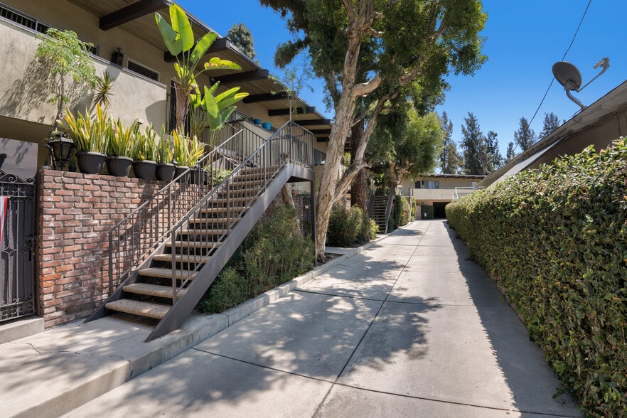 More Photos Of 5934 Buffalo Ave, Van Nuys Apartments For Sale