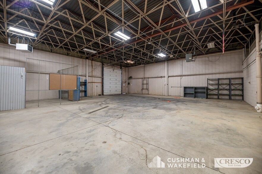 More Photos Of 8200 E Pleasant Valley Rd, Independence Manufacturing For Sale