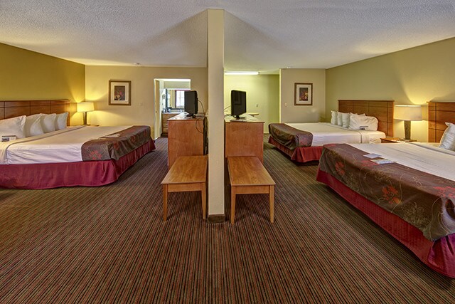 More Photos Of 2326 N Arkansas Ave, Russellville Hotel For Sale