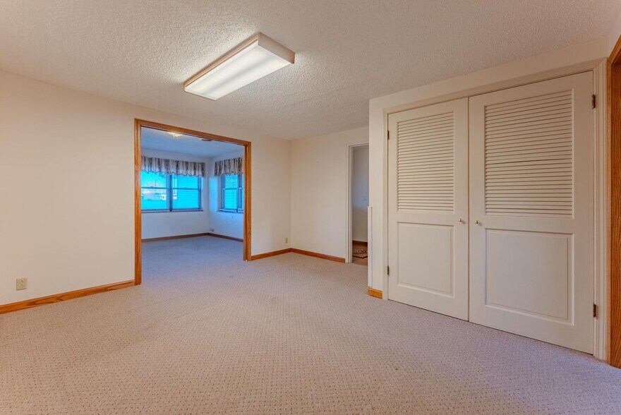 More Photos Of 508 N Broadway, Peru Office For Sale