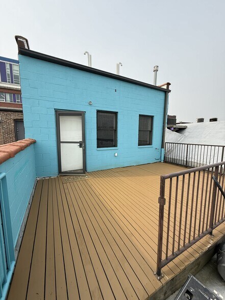 More Photos Of 3026-3030 W Carroll Ave, Chicago Warehouse For Lease