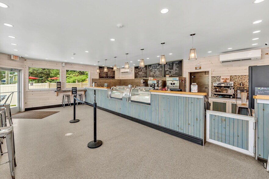 More Photos Of 1908 Old Route 17, Roscoe Restaurant For Sale