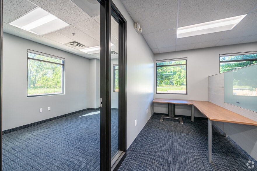 More Photos Of 10335 Naples St NE, Blaine Warehouse For Lease