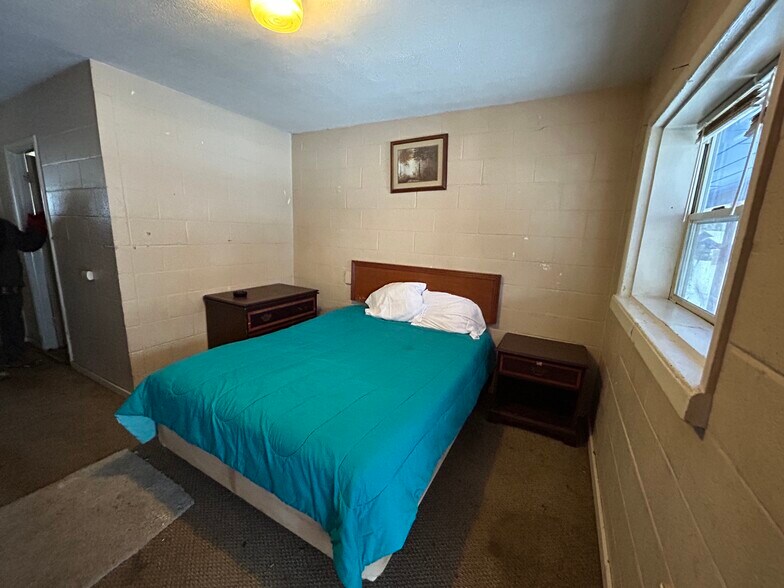 More Photos Of 8230 Highland Rd, White Lake Hotel For Sale